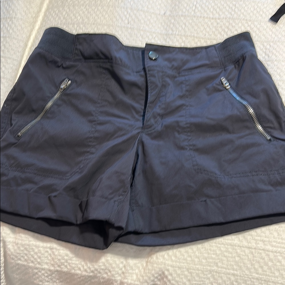 Black Shorts with Zipper Pockets